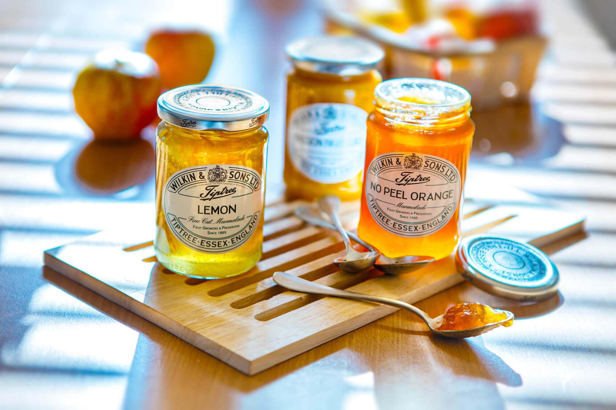 photo des confitures et marmelades WILKIN & SONS pour un petit-déjeuner gourmand par Antoine Duchene photographe