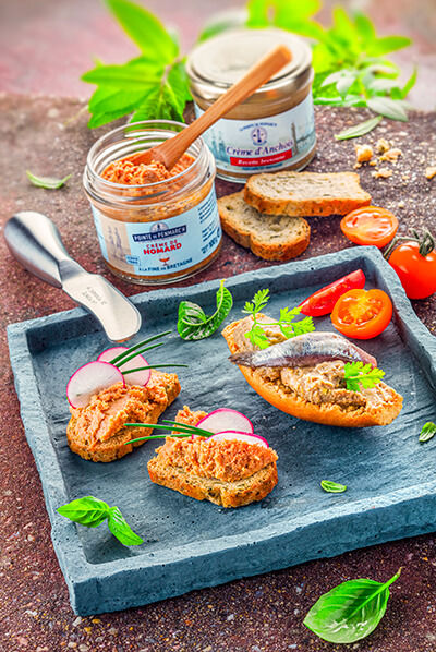 Photographe culinaire antoine duchene photographe de rillettes de sardines pour la Pointe de Penmarc'h