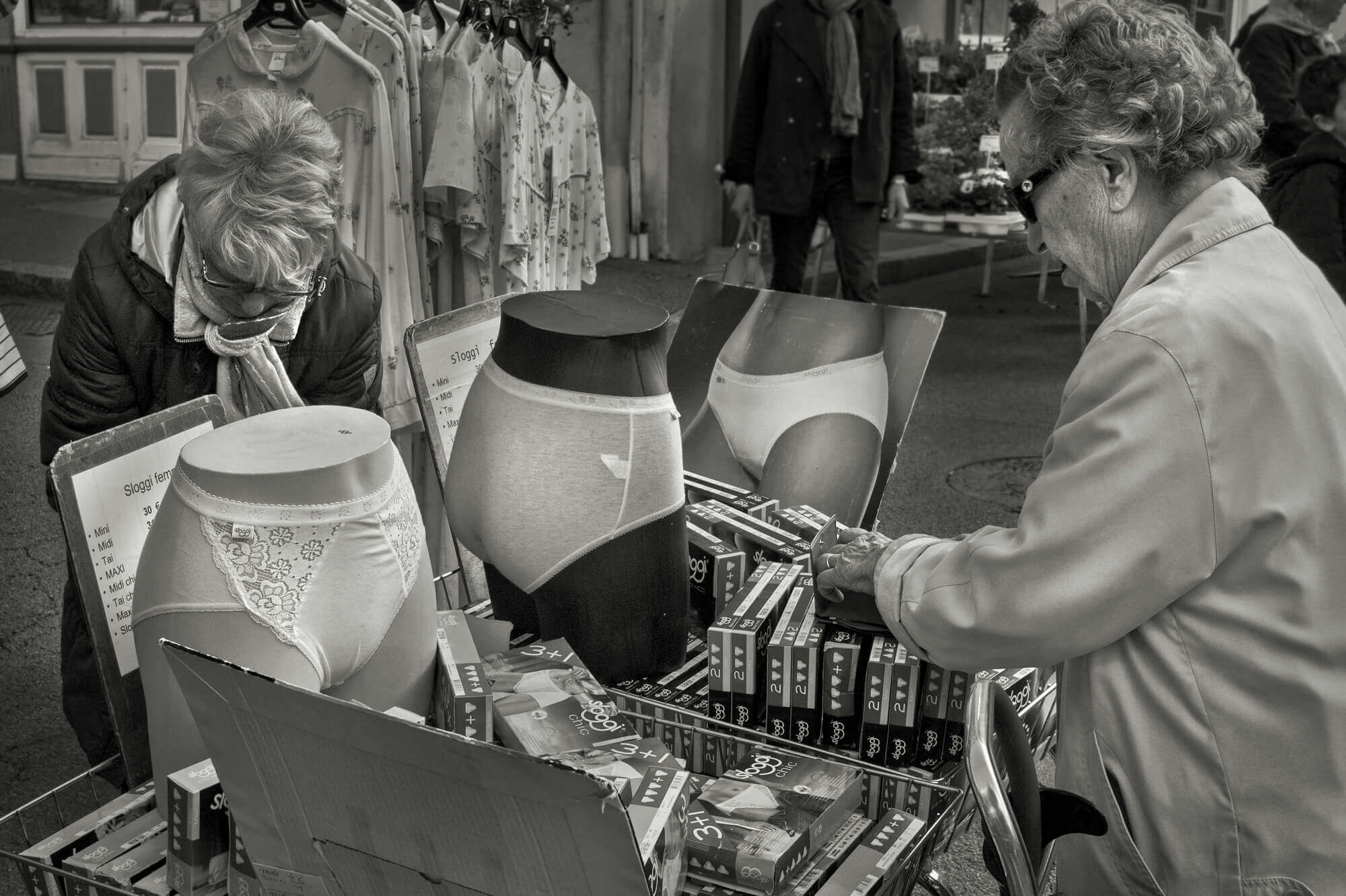 Street Photography, photo en noir et blanc au Leica, Canon et Nikon par Antoine Duchene photographe